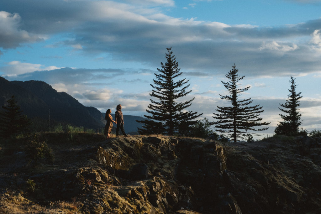Engagement photography in the Columbia River Gorge
