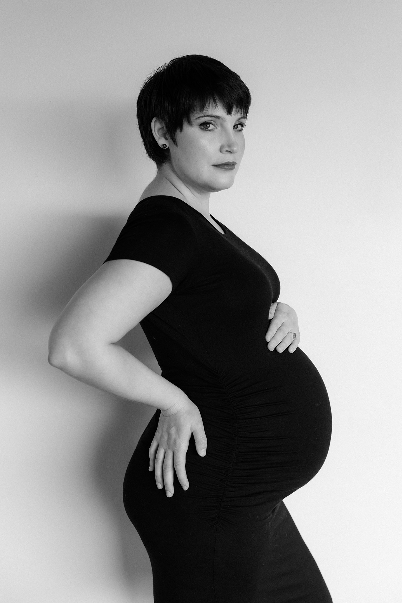Minimal black and white maternity photo