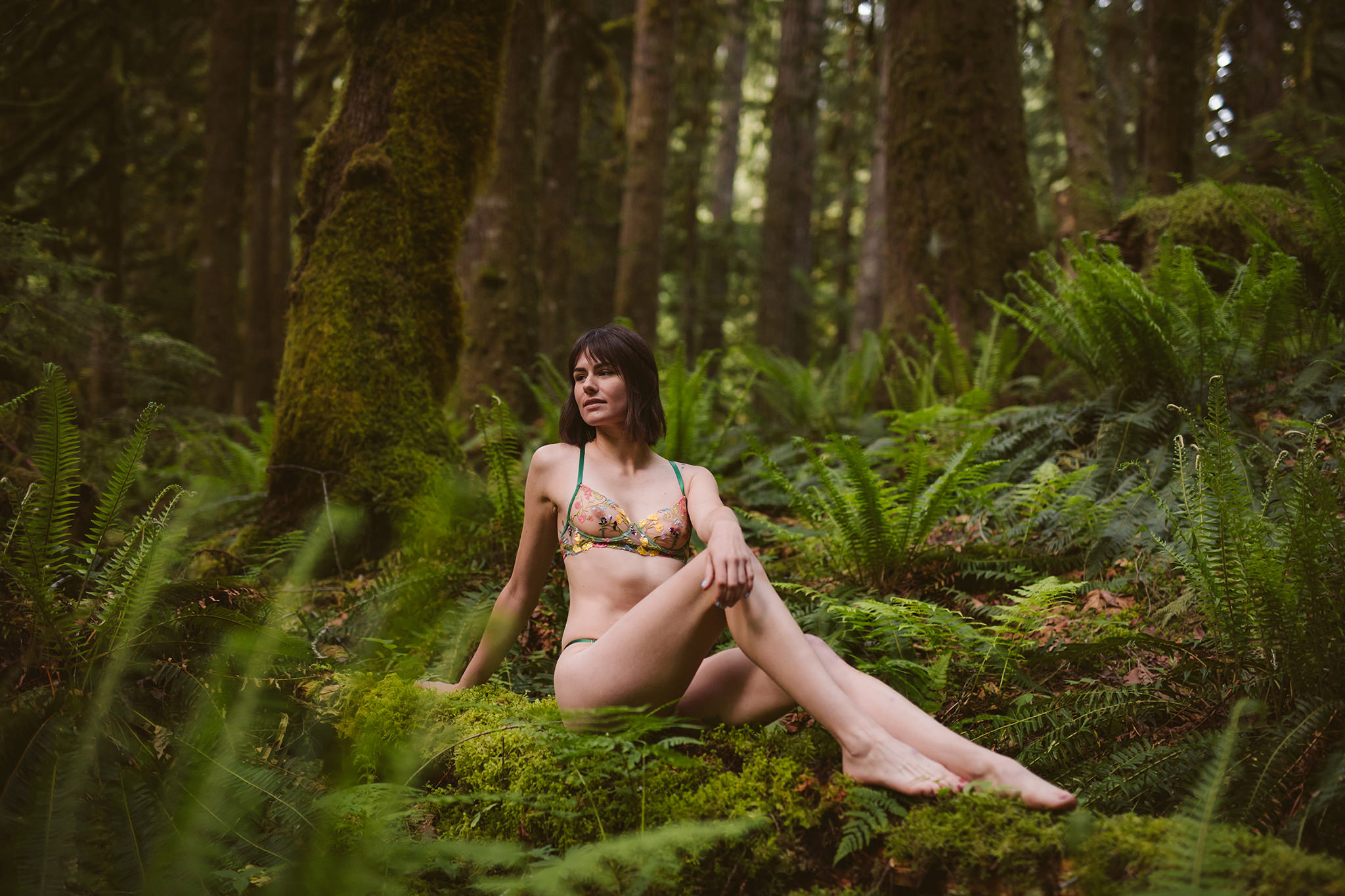 Lush Pacific Northwest outdoor Oregon forest boudoir photo