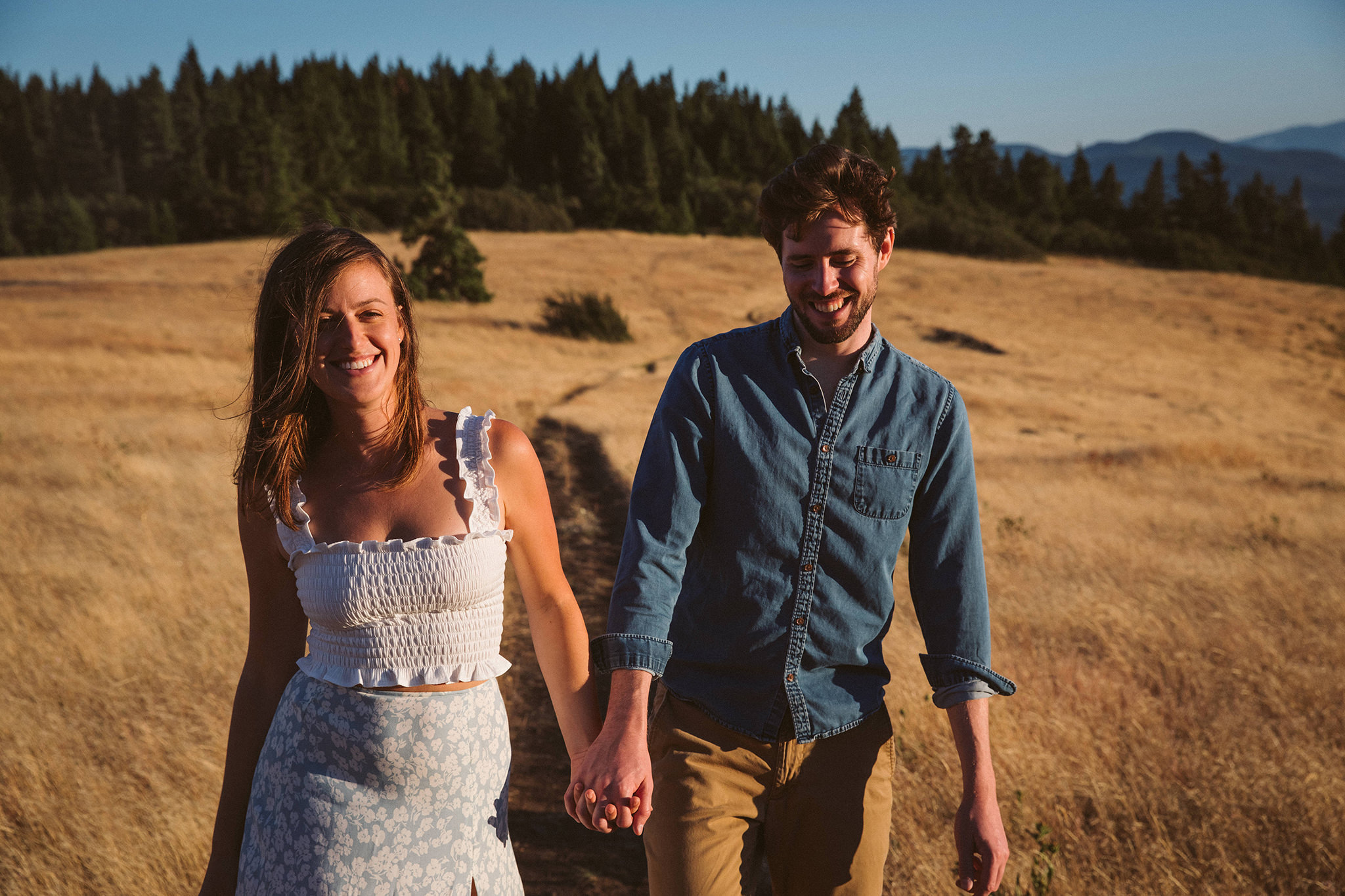 A sunny engagement photo in Hood River, Oregon