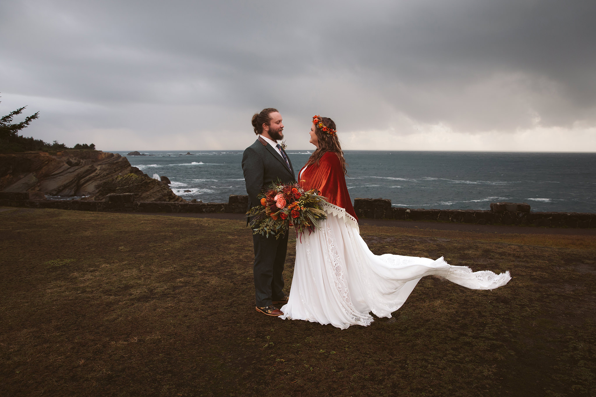 A moody fall wedding photo on the southern Oregon coast 