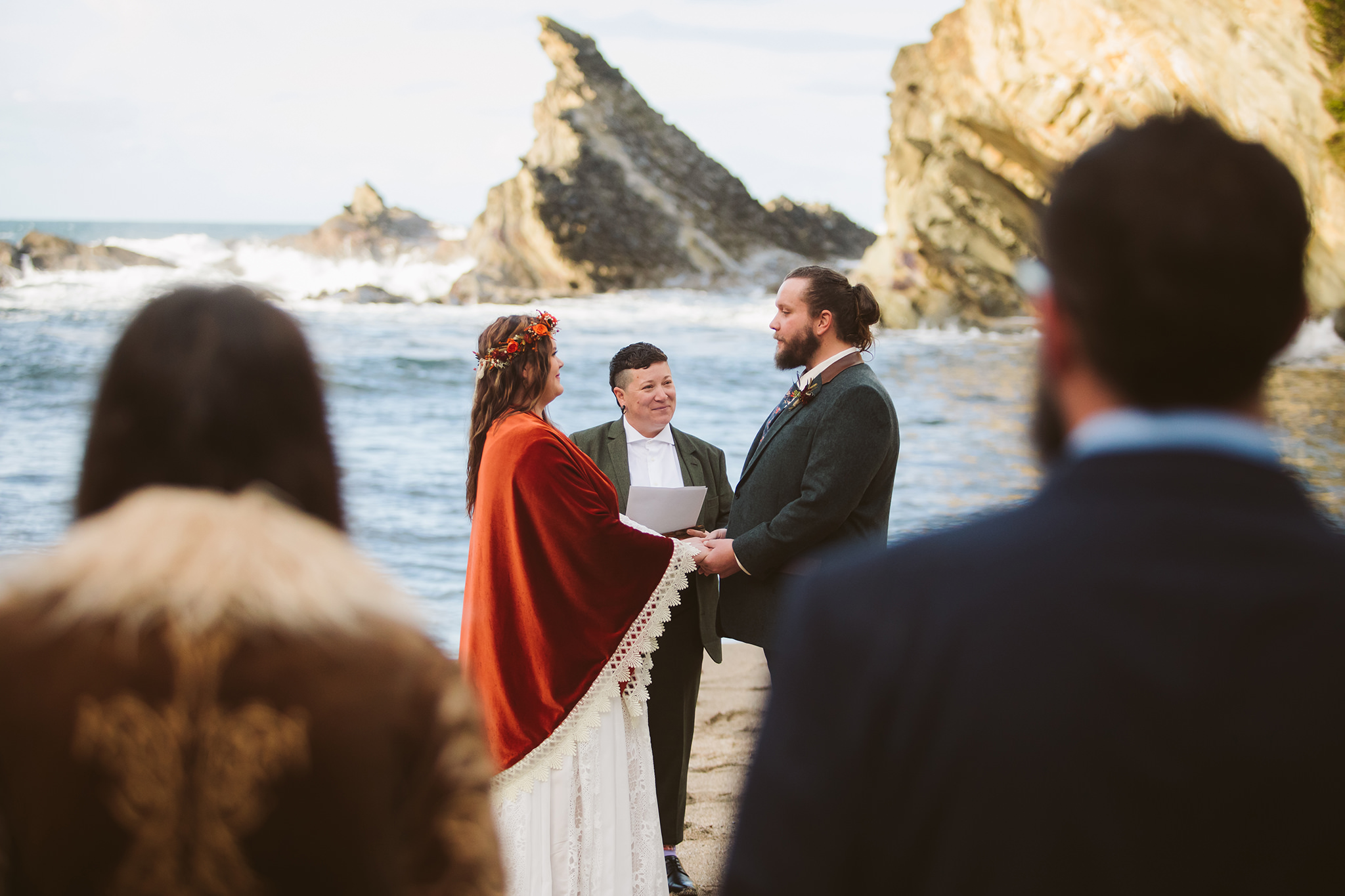 A sunny fall elopement ceremony at Shore Acres State park 
